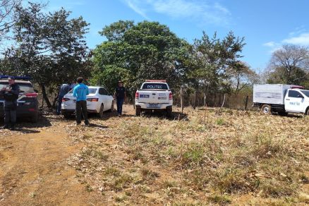 Politec e Polcia Civil no local do caso em Poxoru