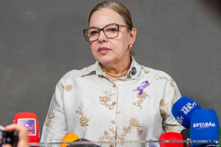 A presidente da Cmara Paula Calil, que colocar texto para ser apressiado