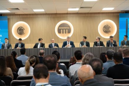 A obra jurdica foi lanada em evento no auditrio da Escola Superior de Contas.