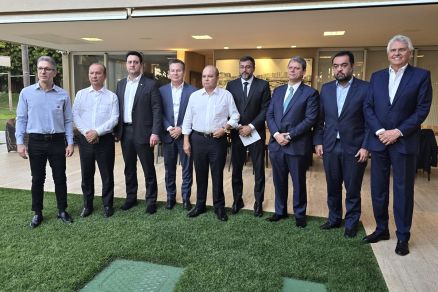 Governadores posam aps reunio em Braslia nesta quinta (7)