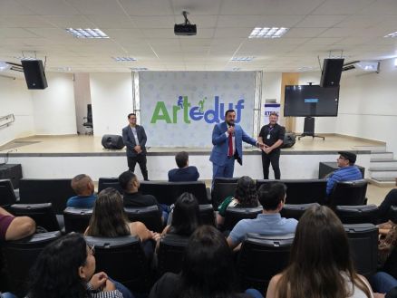 Encontro  realizado na ETEC de Cuiab e na Escola de Governo