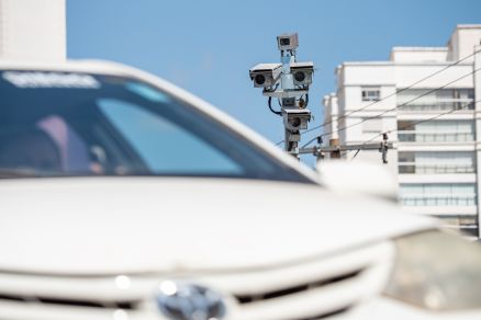 Radar localizado em uma rua na regio central de Cuiab
