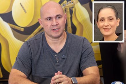 O prefeito Abilio Brunini, que exonerou Thania Zanette (detalhe) nesta sexta
