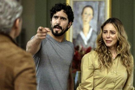 Renato Gos, Paolla Oliveira e Alexandre Nero em cena de 'Vale Tudo', novela das nove da Globo