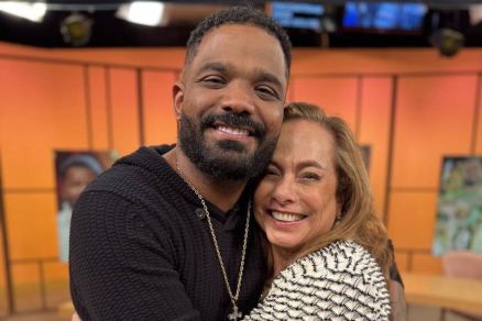 Arlindinho com Cissa Guimares no Sem Censura, da TV Brasil, em homenagem ao seu pai 