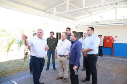 Conselheiro Antonio Joaquim e presidente Srgio Ricardo em visita a obra junto ao prefeito Adilson Gonalves