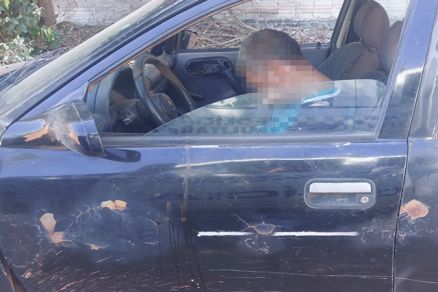 Motorista foi flagrado por policiais militares dormindo dentro de veculo