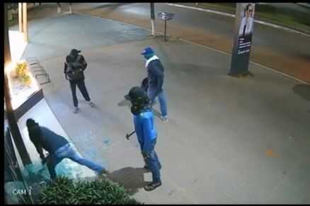 Imagem mostra grupo em tica de Nova Ubirat  na madrugada desta tera-feira (12)