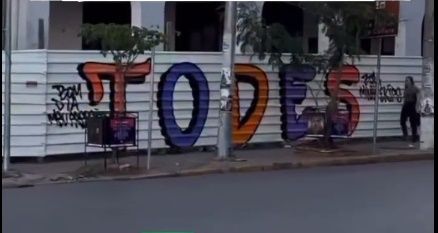 A pichao em tom de provocao ao prefeito foi feita na ltima tera (12)