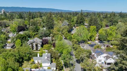 Mark Zuckerberg, CEO da Meta, comprou pelo menos 11 casas em Crescent Park