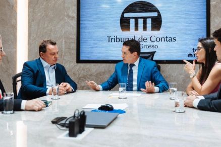 Encontro do presidente da Assembleia, Max Russi, do conselheiro do TCE, Srgio Ricardo e da deputada Janana Riva 