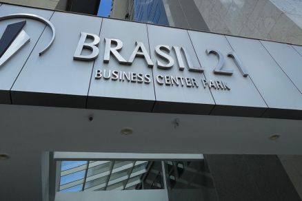 Fachada do Complexo Brasil 21, onde advogada possui escritrio 