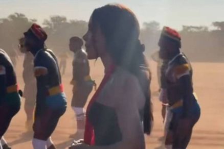 Anitta participa de ritual indgena 