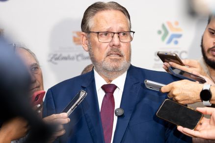 O secretrio de Sade, Gilberto Figueiredo: tratamento para pneumonia