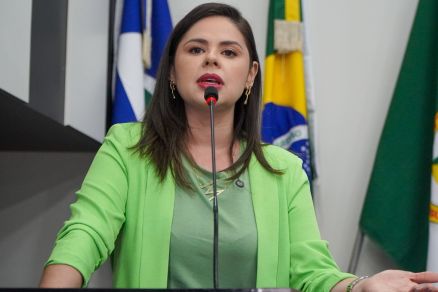 A vereadora Michelly Alencar, que  presidente da CPI das Fraudes Fiscais