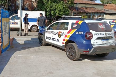 Policiais foram recebidos a tiros; confronto aconteceu no Bairro Canjica