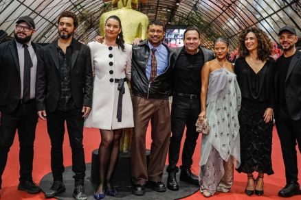 Equipe e elenco de Cinco Tipos de Medo, na estreia do filme