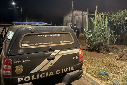Agente da Polcia Civil durante cumprimento de mandado na Operao Midnight
