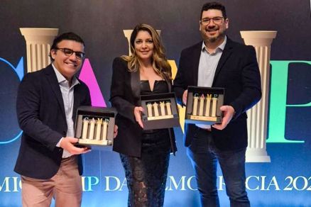 O scio-diretor do Grupo ZF, Ziad Fares, ao lado de Soraia Ferreira e Frederico Parma