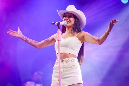 A cantora Ana Castela, que foi contratada para a 26� Exposapezal