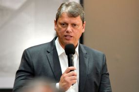 Direita se une para definir faces como terroristas no Brasil