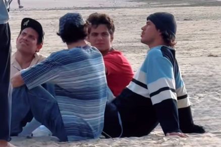 O ator cuiabano Thiago Briantti (de vermelho) em imagens dos bastidores de filme sobre Chor�o