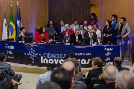 Secret�rio Allan Kardec discursa durante lan�amento da 2� edi��o do Pr�mio Cidades Inovadoras 