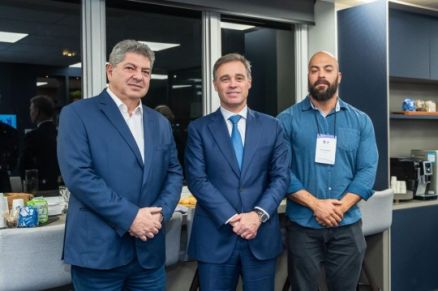 Conselheiro Guilherme Antonio Maluf participou do curso com ministro do STF Andr Mendona