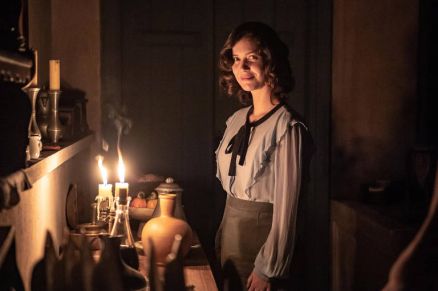 Nathalia interpreta Valiana, que enfrenta cncer de mama nas dcada de 1920 em 'Guerreiros do Sol'