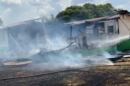 Incndio que atingiu Escola Municipal Paulo Freire, em Juna