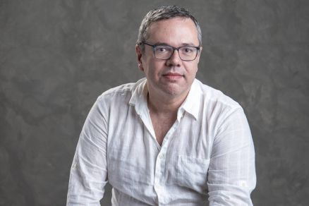 Retrato de Joo Emanuel Carneiro, autor de novelas da Globo