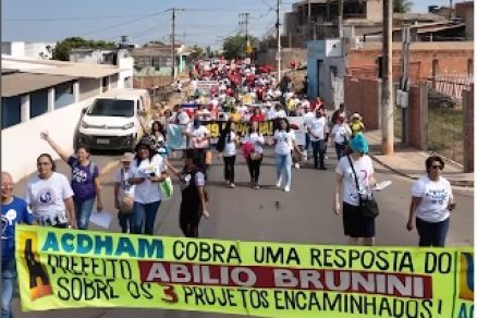 Esquerda marchou pelas periferias da Capital, em ato com baixa adeso