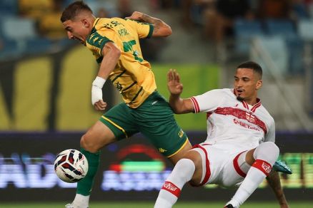 Alisson Safira durante partida contra CRB na Arena Pantanal
