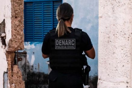 Agente da Polcia Civil durante Operao 