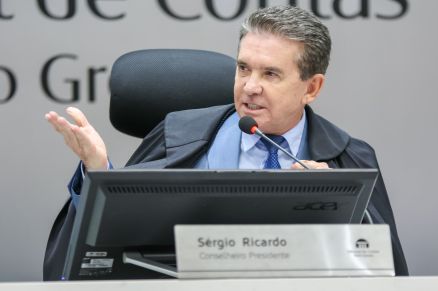 O conselheiro Srgio Ricardo, que  presidente da Corte de Contas