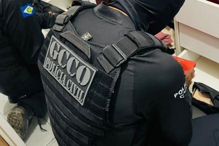 Agentes da GCCO durante Operao Tempo Extra deflagrada nesta quarta-feira 
