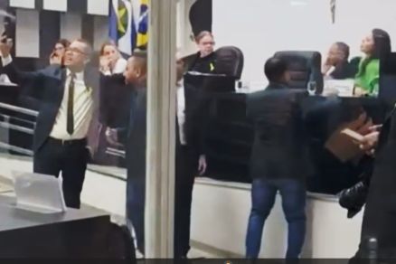 Momento do bate-boca na Cmara, nesta quinta-feira
