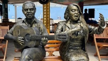 Esttua de Preta Gil  inaugurada em Copacabana 