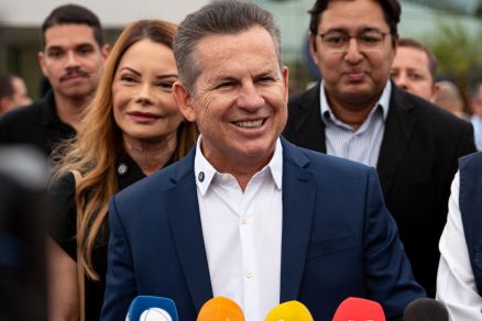 O governador Mauro Mendes, que anunciou novo local da Corrida de Reis