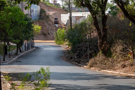Descida que d acesso  Avenida Miguel Sutil em Cuiab est liberado