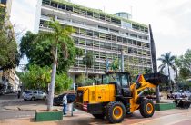 Cuiab recebe mquinas e equipamentos do Governo de MT para agricultura familiar