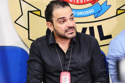 O delegado Caio Albuquerque, titular da DHPP, durante coletiva de imprensa 