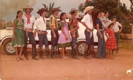 Ciganos da etnia Calon de Minas Gerais chegando em MT