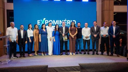 Max Russi (PSB), presidente da Assembleia Legislativa de Mato Grosso (ALMT), acompanhado da sua esposa, a prefeita de Jaciara Andria Wagner (PSB)
