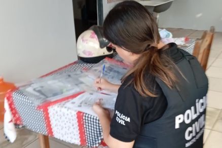 Agente da Polcia Civil durante a Operao Conexo Criminosa