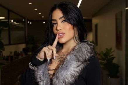 A artista Mc Mirella esteve na segunda-feira (29) no programa De Frente com Blogueirinha