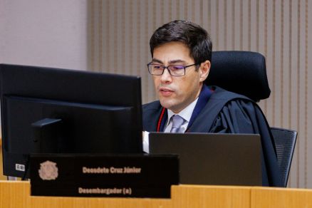 O desembargador Deosdete Cruz Jr, que determinou pagamento