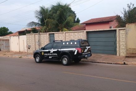 A Polcia cumpre 13 ordens judiciais, oito mandados de busca e apreenso e cinco mandados de priso preventiva