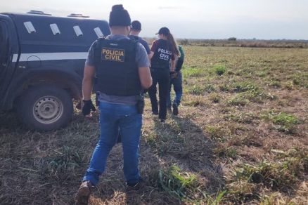 Momento em que suspeito  preso pela Polcia Civil em Comodoro 