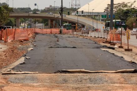 Trecho em obras em frente ao Pantanal Shopping; nova interdio comea nesta segunda-feira (6)